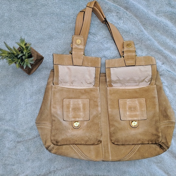 Large Coach totw - Picture 2 of 5